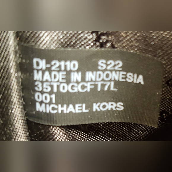 Michael Kors Charlotte M/L Leather Top Zip Tote - Picture 7 of 13